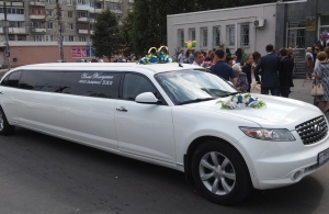 Аренда Infiniti FX35 Limousine в Саратове